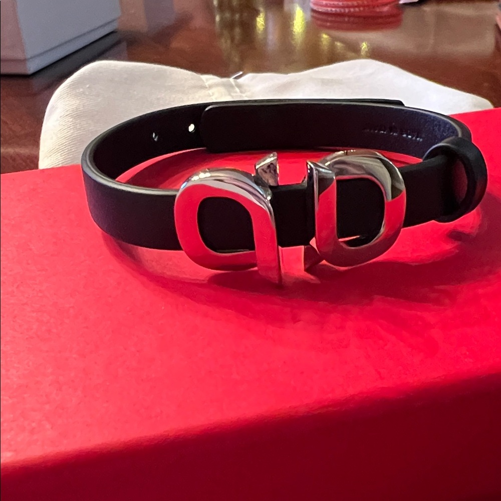 Salvatore Ferragamo Black Leather bracelet with Silver Accents NIB - Picture 6 of 13